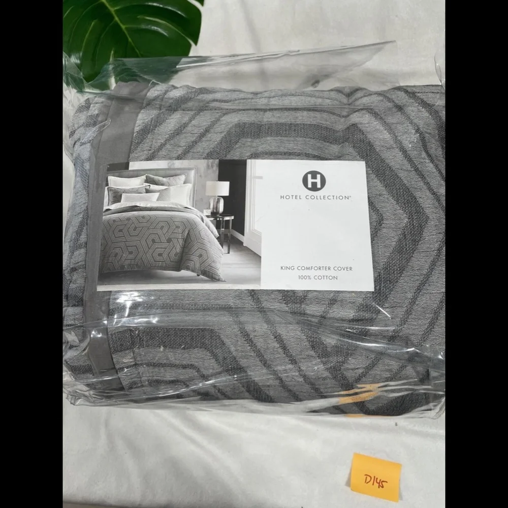NIB Hotel Collection Textured Hexagon King Duvet Only in‎ Grey